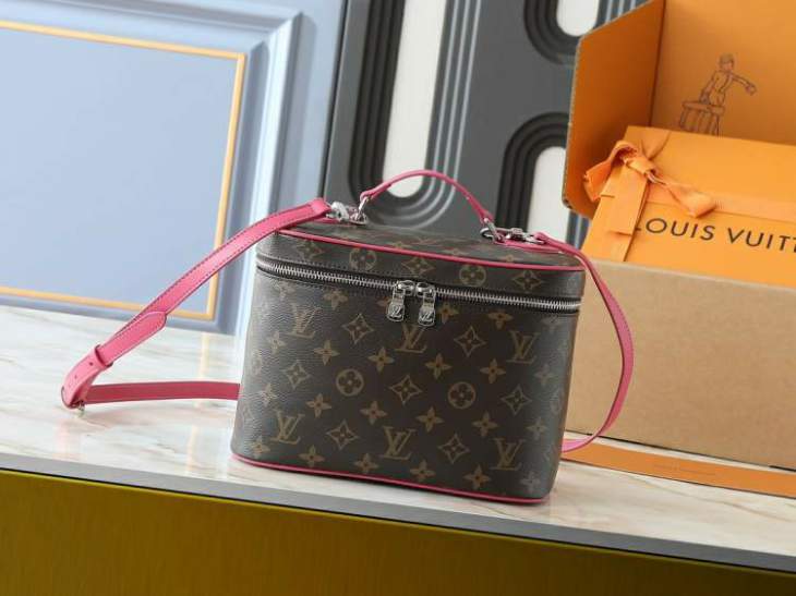 Picture of Louis Vuitton Handbags _SKUfw200955555fw